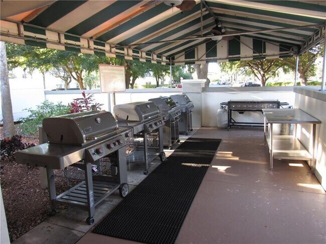 Building Photo - 1601 Abaco Dr