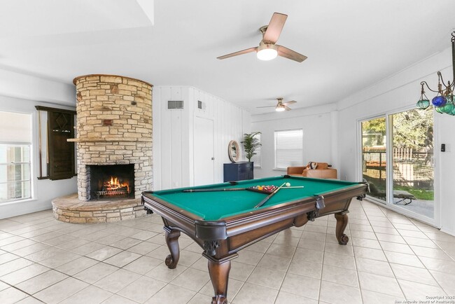 Building Photo - 1433 Riviera Dr