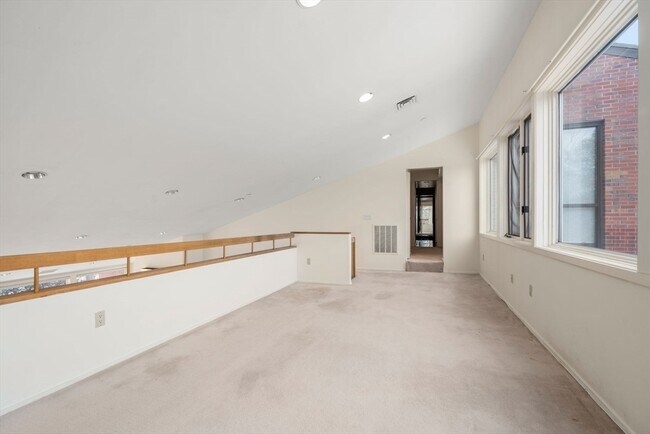 Building Photo - 241 Perkins St