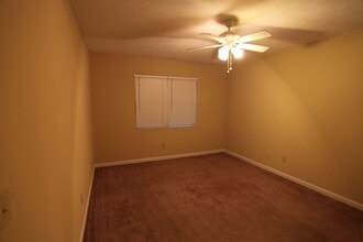 Building Photo - Cedar Chase Duplex Available July 15th!