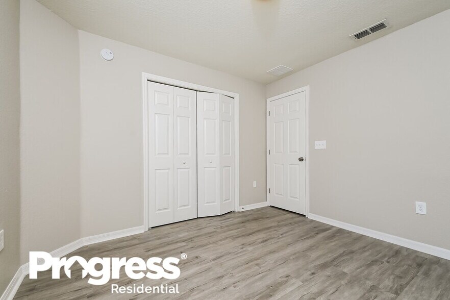 Building Photo - 11341 Southwind Lake Dr