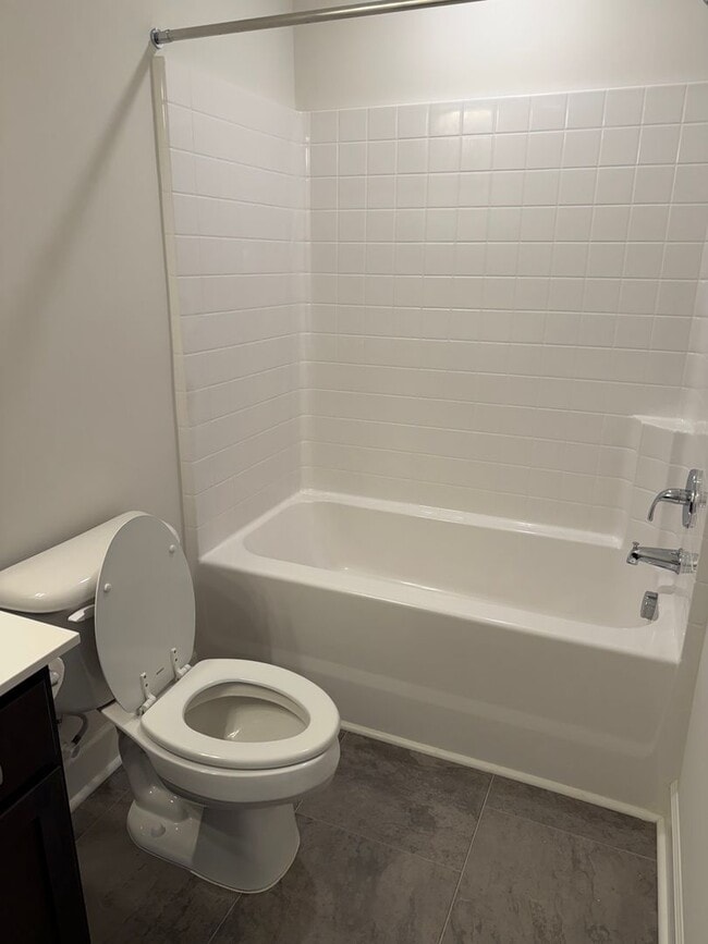 Building Photo - 3 Bedroom 2.5 Bath Townhome is the Madison Park area!!!