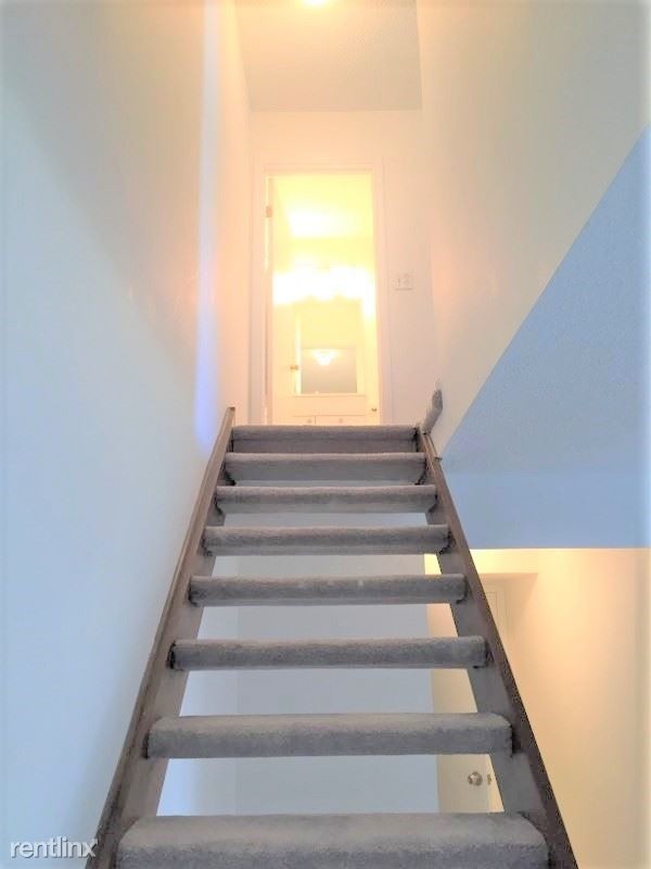 Building Photo - 2 br, 1.5 bath Condo - 1328 Inverrary Ln