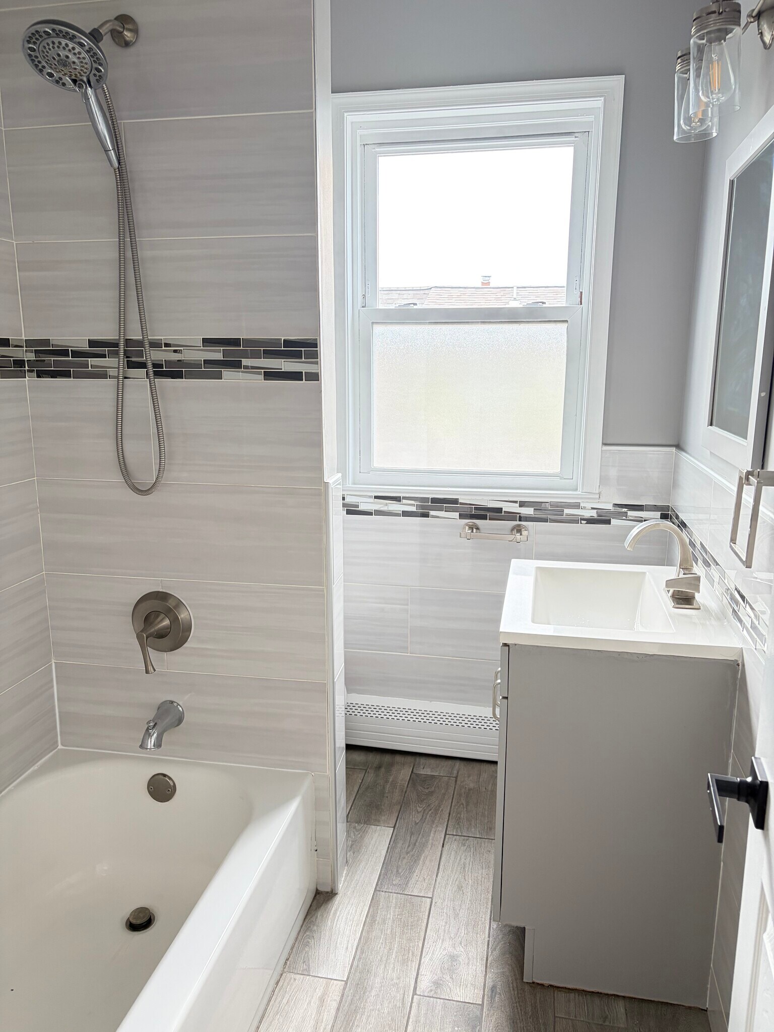 Building Photo - 30 Elm St