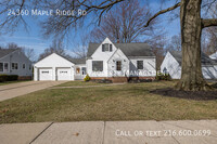 Building Photo - Wonderful North Olmsted Home