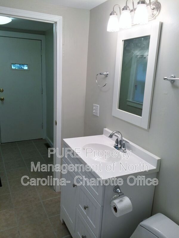 Building Photo - 179 Booker Dr SW