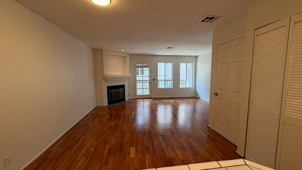 Building Photo - 3865 Albatross St