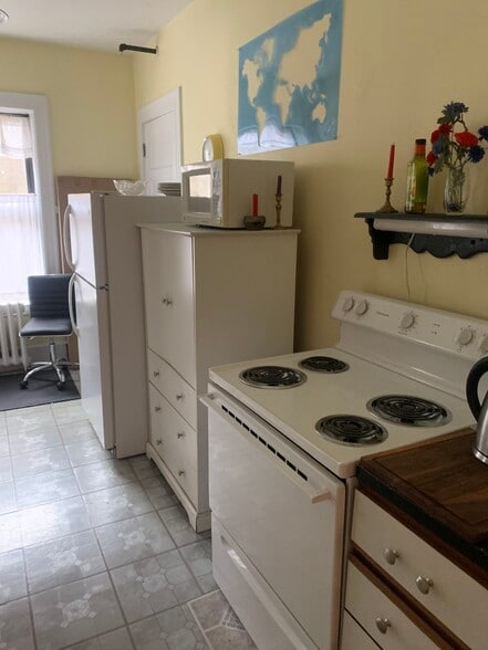 Building Photo - 180 High St