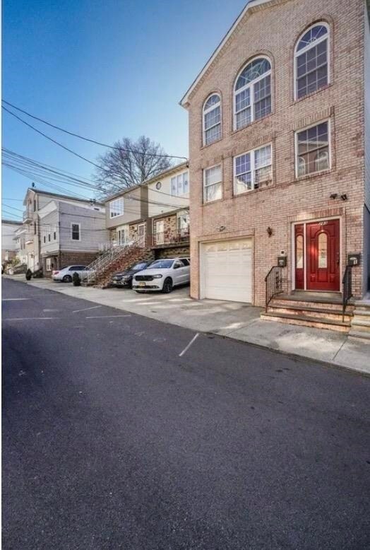 Building Photo - 283 Winfield Ave