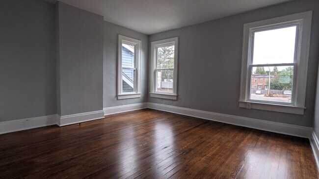 Building Photo - 423 Frebis Ave