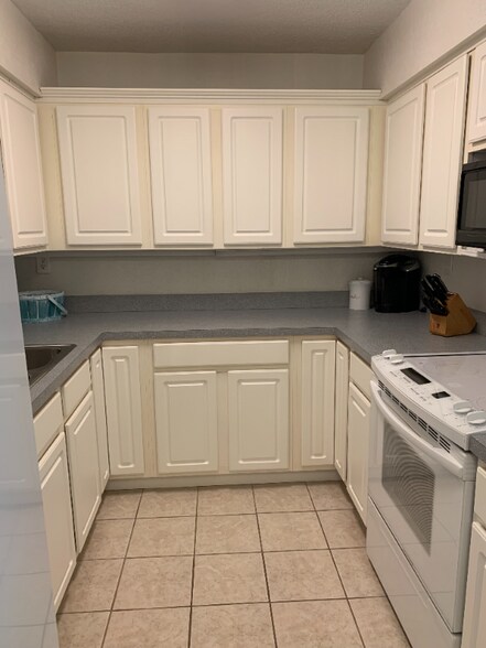 Building Photo - 190 E Olmstead Dr