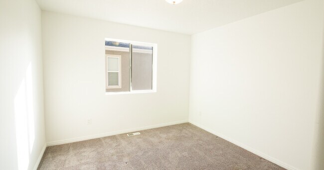 Building Photo - 1975 W 950 N