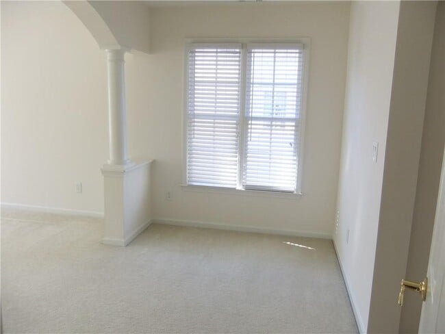 Building Photo - 2745 Niblick Way