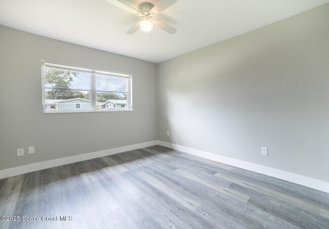 Building Photo - 1131 Linda Ave