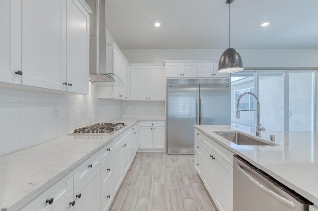 Building Photo - 860 Spg St W