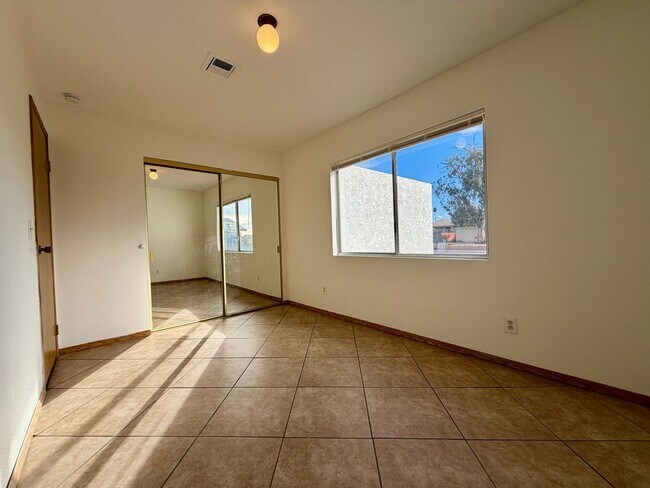 Building Photo - Single family home in Henderson