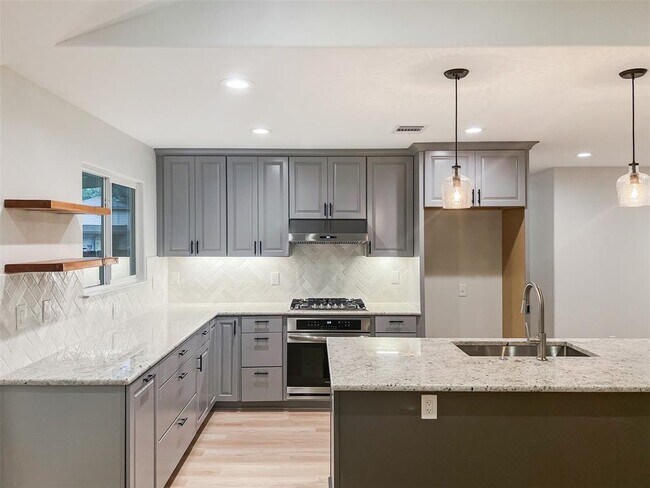 Building Photo - 7736 Croftwood Dr