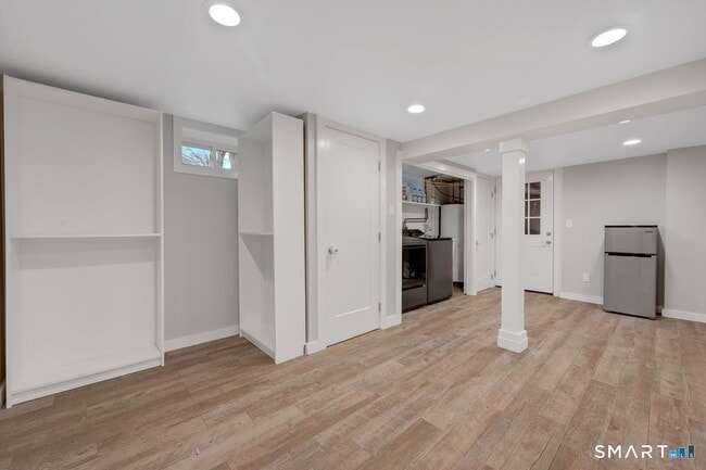 Building Photo - 51 Ledgewood Dr