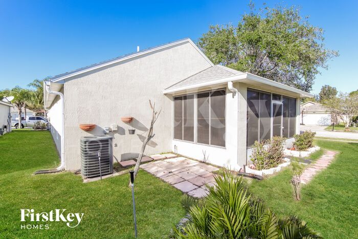 Building Photo - 2849 Maderia Cir