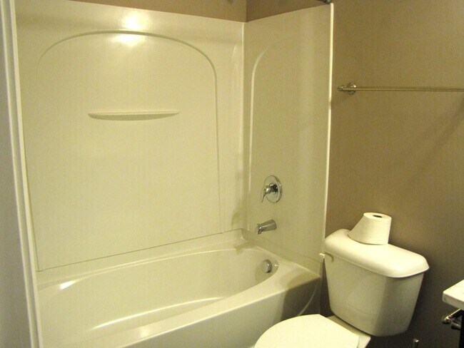 Building Photo - 42 Intuition Cir