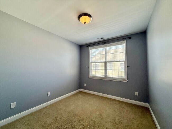 Building Photo - 10321 Sablewood Dr