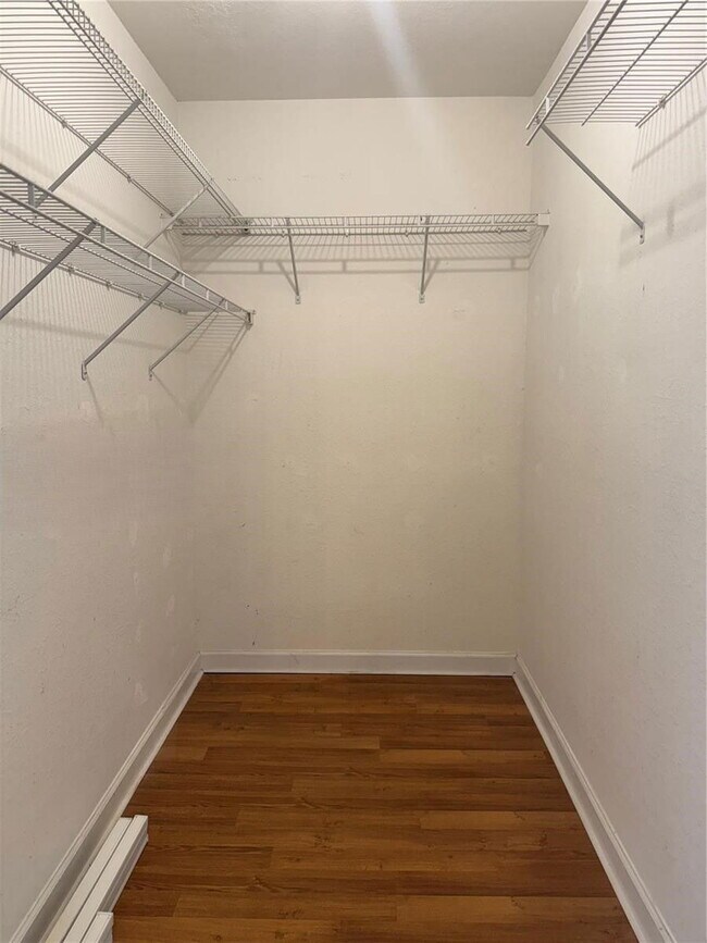 Building Photo - 15030 SW 9th Terrace