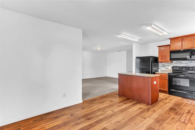 Building Photo - 661 Swallowtail Dr