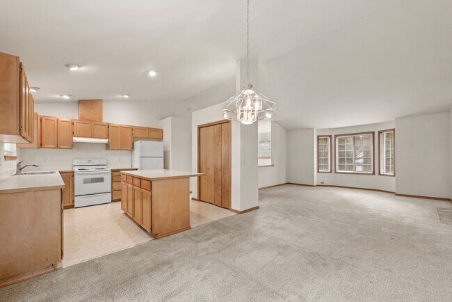 Building Photo - Newly remodel 4 bed 3 bath home in Shoreline