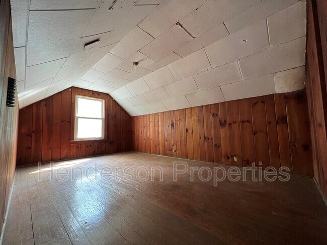 Building Photo - 1256 Edgewood Rd