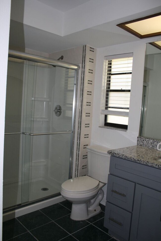 Building Photo - Enjoy Peaceful Living in this Northdale Co...