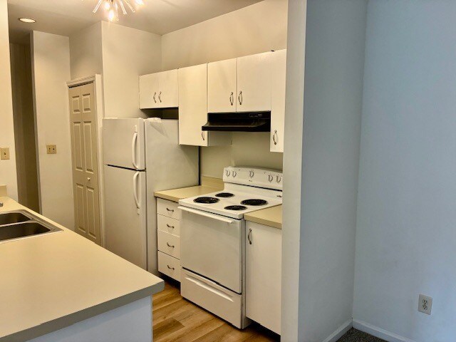 Building Photo - 2336 S 9th St