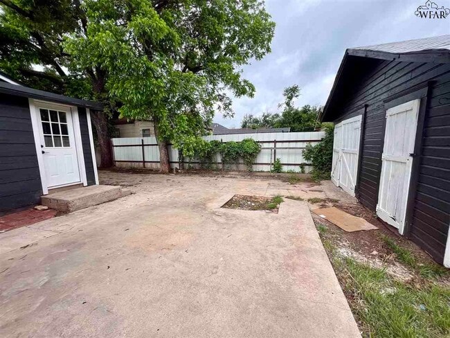 Building Photo - 2304 Talunar Ln