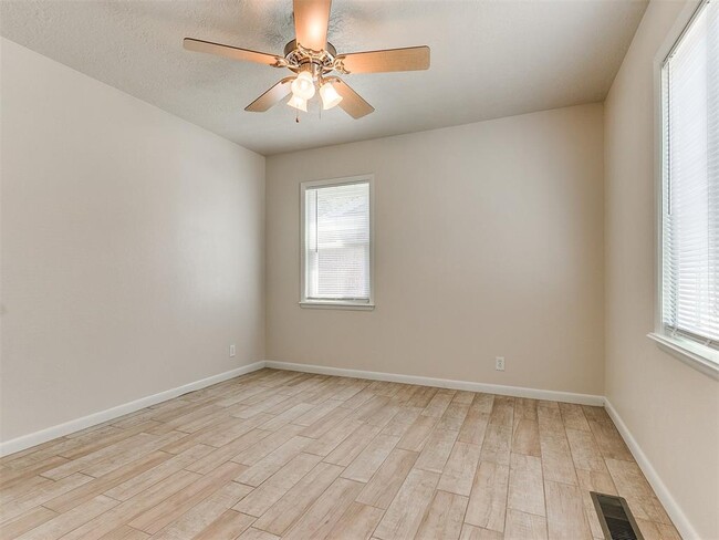 Building Photo - 1507 Avondale Dr