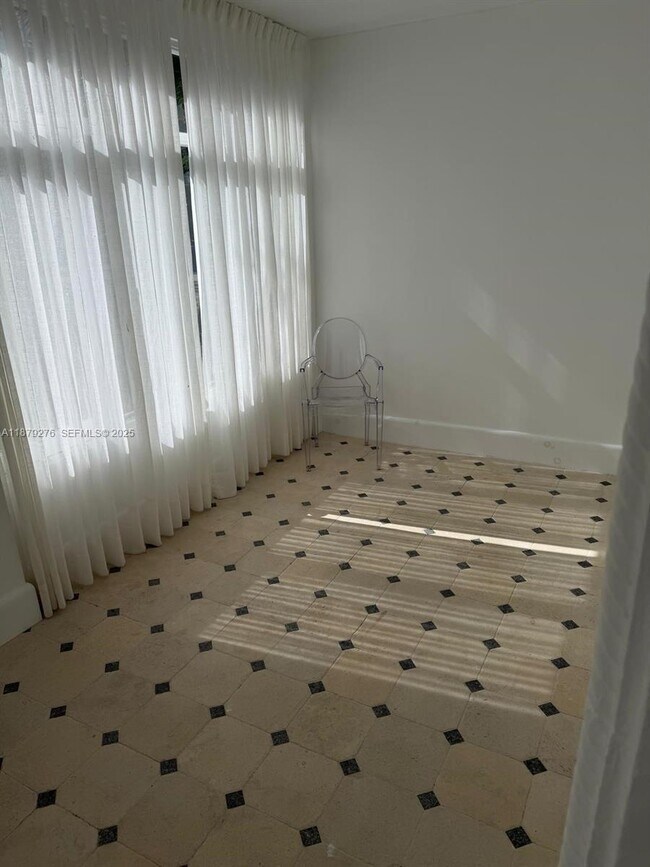 Building Photo - 177 NE 44th St