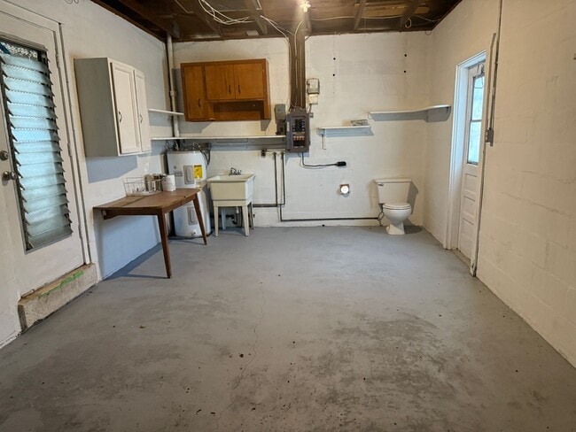 Building Photo - Tyrone single family home 2/1