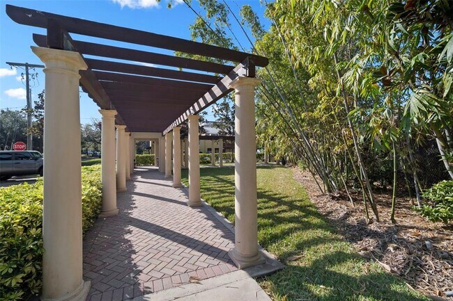 Building Photo - 435 S Oregon Ave