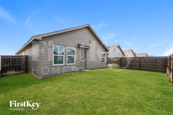 Building Photo - 2418 Double Oak Dr