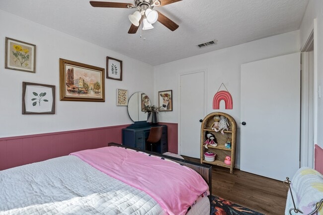 Building Photo - 326 Bayou View Dr