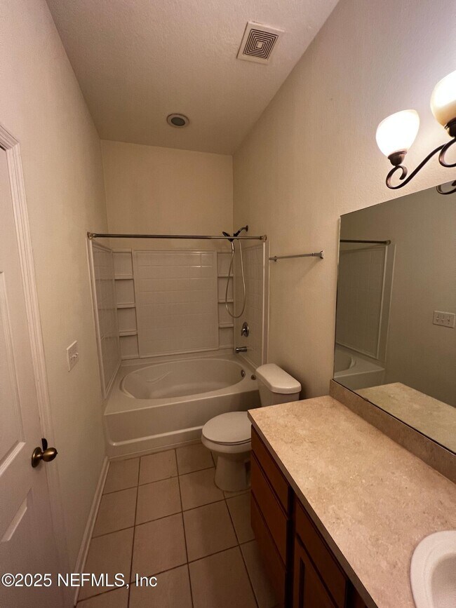 Building Photo - 12999 Sunset Lake Dr