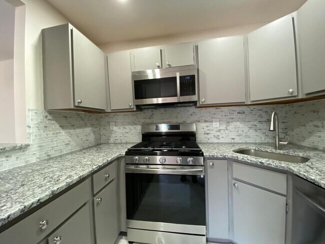 Building Photo - 94 Quince Ct