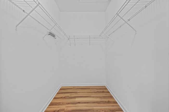 Building Photo - 556 Rhapsody Ct