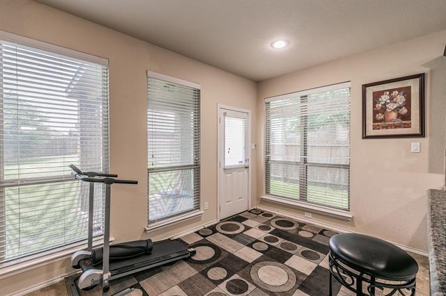 Building Photo - 210 Warbler Dr