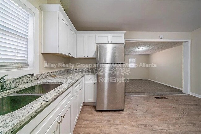 Building Photo - 16 Bromack Dr SE