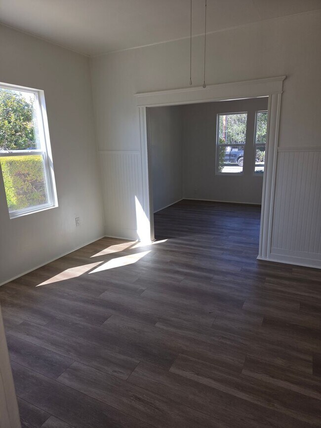 Building Photo - Quaint Home in Village of AG