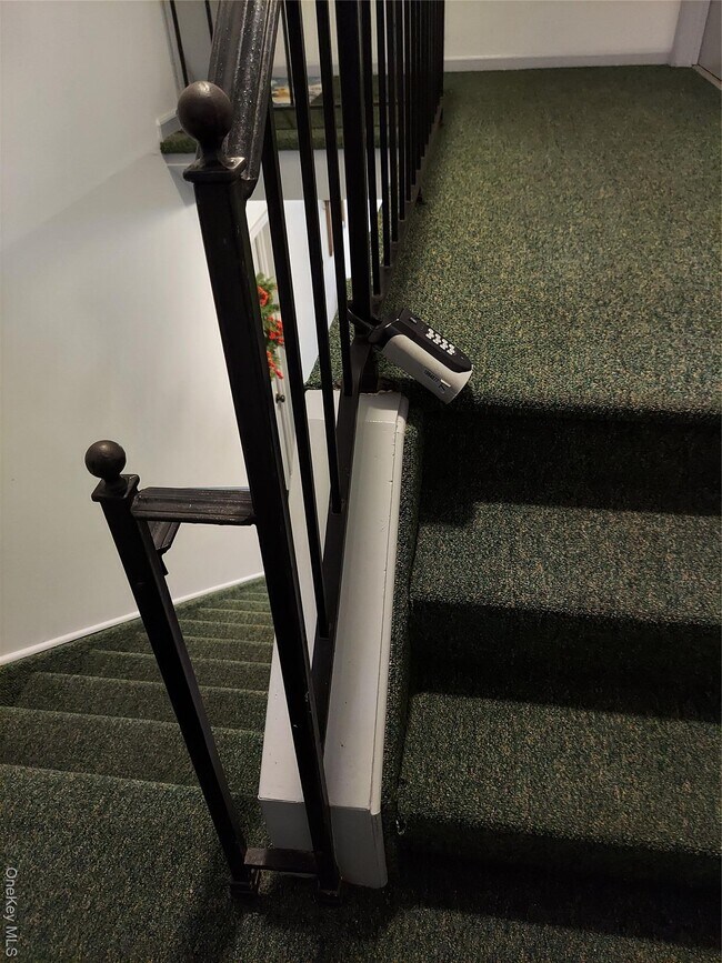 Building Photo - 50 Bon Aire Cir