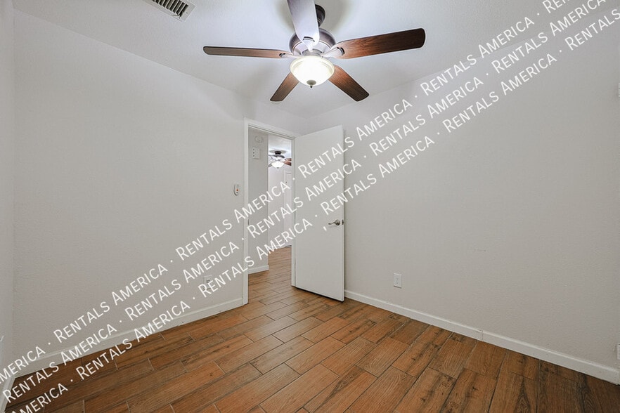 Building Photo - 8888 N 47th Ave