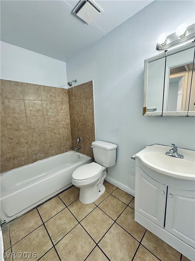 Building Photo - 3620 Ala Dr