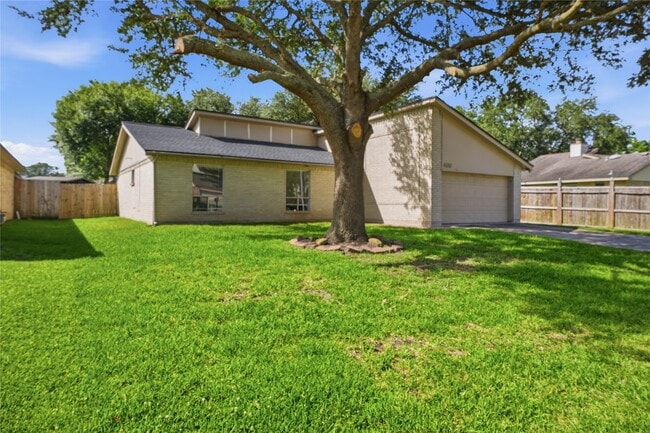 Building Photo - 466 El Toro Ln