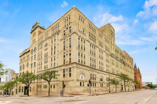 Primary Photo - 270 E Highland Ave