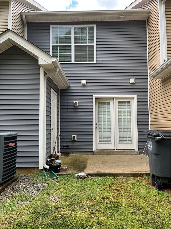 Building Photo - 369 Sam Houston Cir
